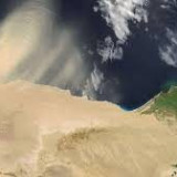 Sables sahariens en suspension dans l’atmosphère